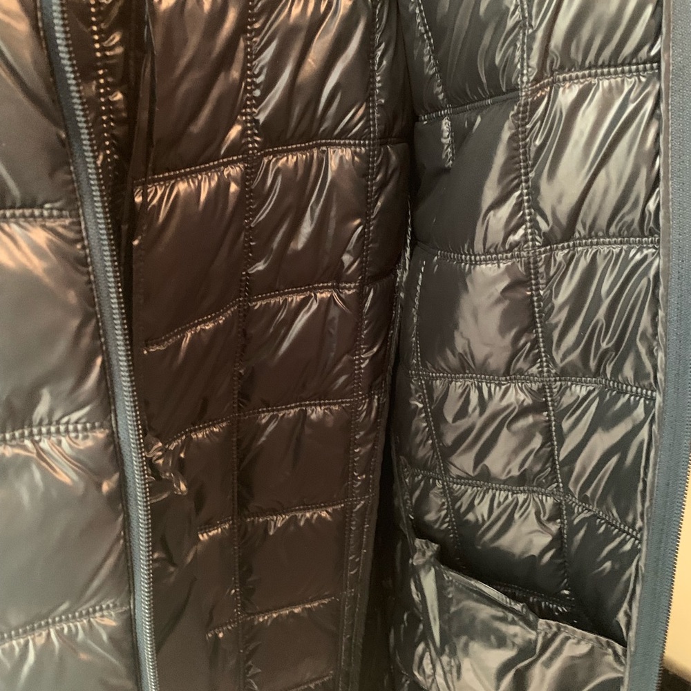Cashmere flakes Emporio Armani bubble jacket - Picture 3 of 3